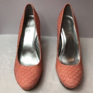 Calvin Klein - KENDALL Fish Skin Pump in Apricot
